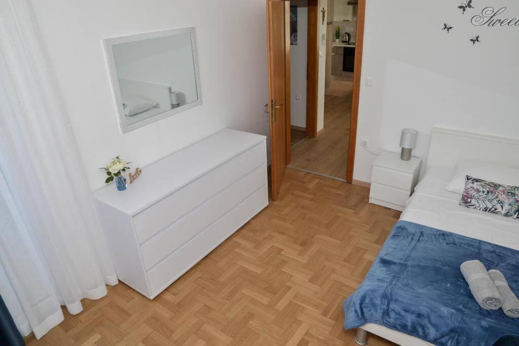 Apartment Longin Zadar Exteriör bild